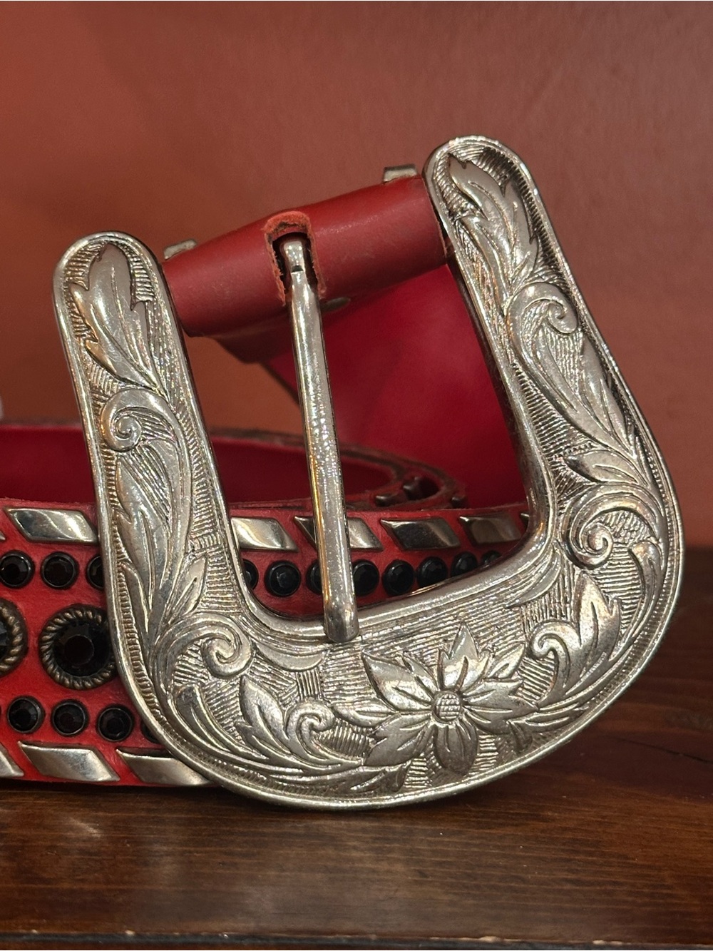 Kippys Red Leather Western Belt with Ornate Silver Buckle S/M - Picture 8 of 9